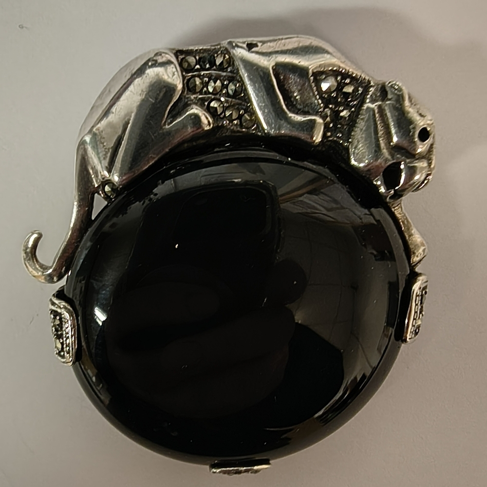 Vintage .925 Sterling, Onyx, & Marcasite Panther Brooch Or Pendant - Picture 7 of 17